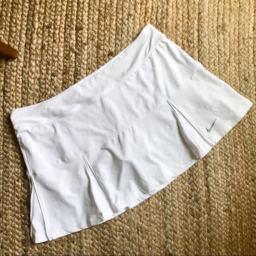 Nike dri fit white tennis skirt/skort